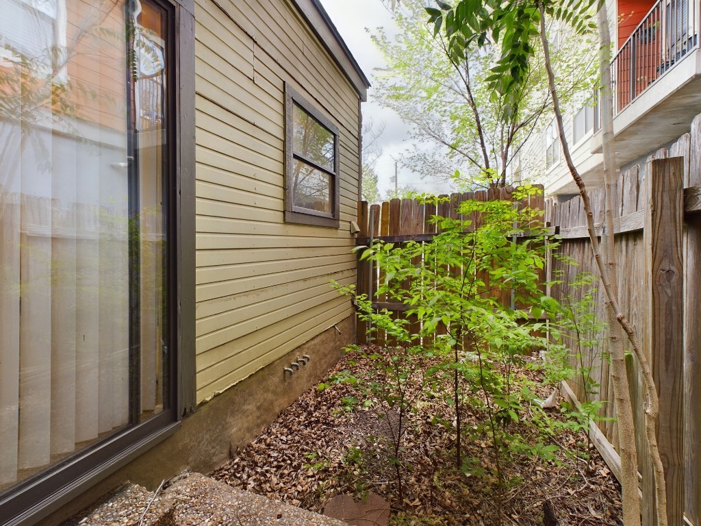 a view of a pathway of a house