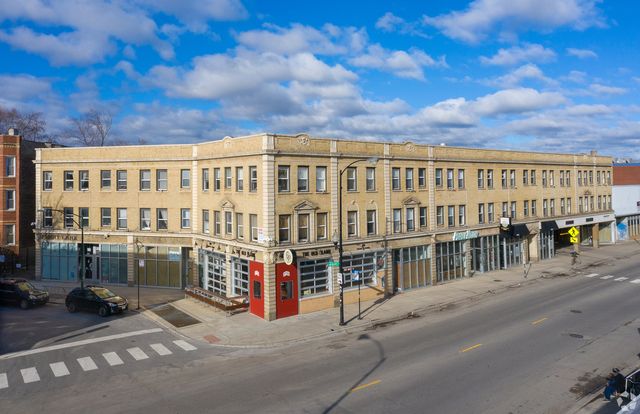 $1,395 | 2712 North Milwaukee Avenue, Unit 307 | Logan Square