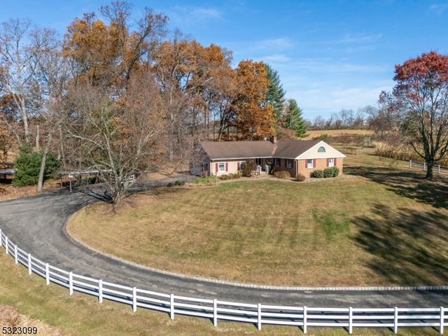 $900,000 | 431 Creek Road | Alexandria Township - Hunterdon County