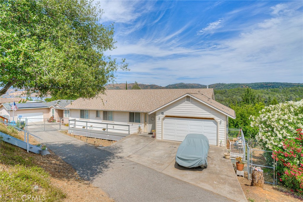 a view of house and outdoor space