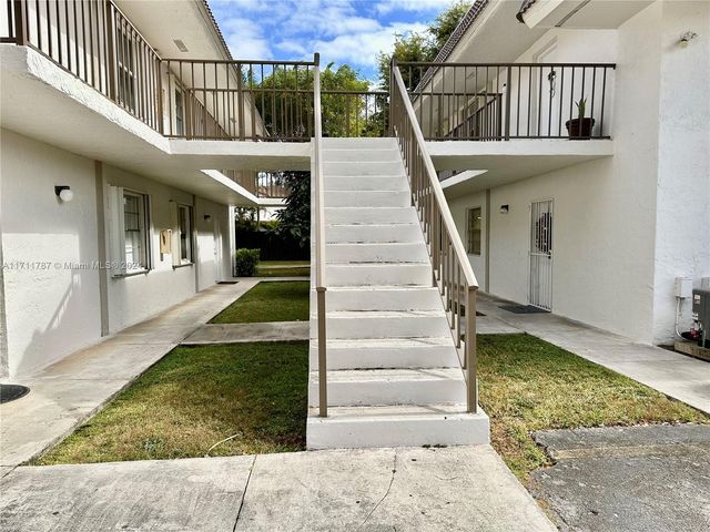 $290,000 | 6941 Southwest 129th Avenue, Unit 3 | Kendale Lakes