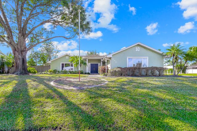 $445,000 | 802 Southeast Starflower Avenue | Port St. Lucie