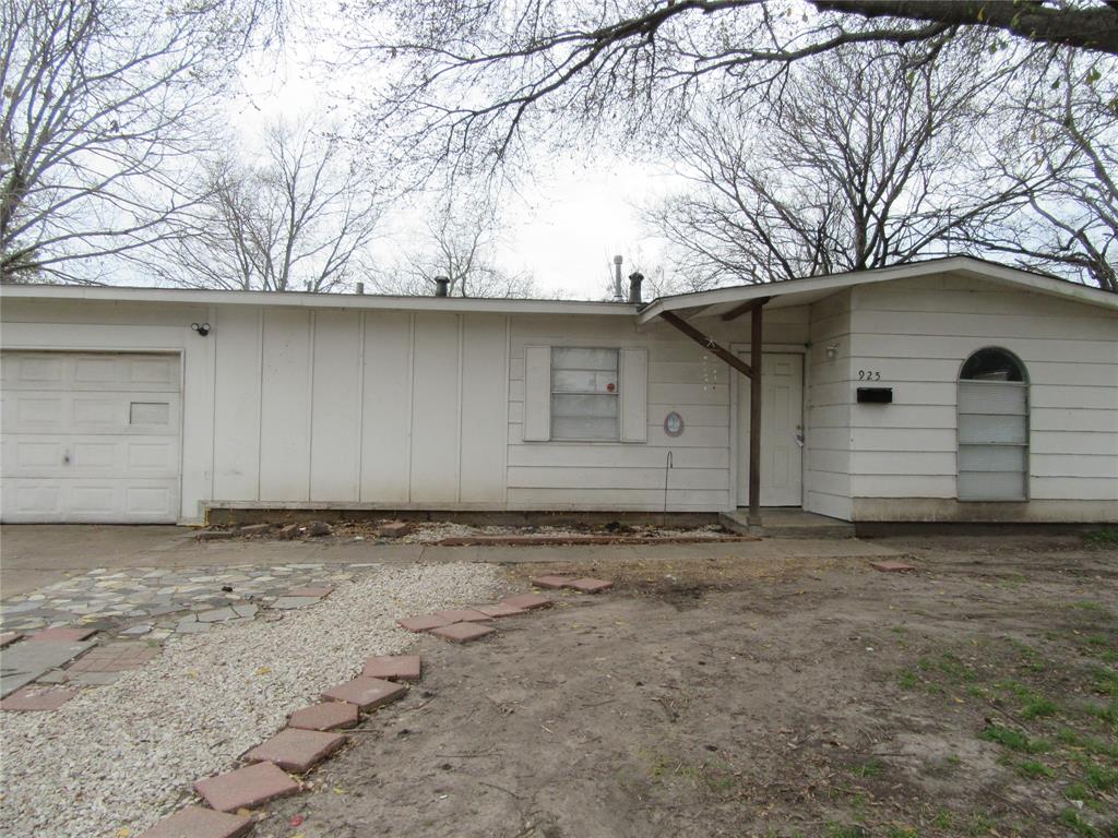 a backyard of a house