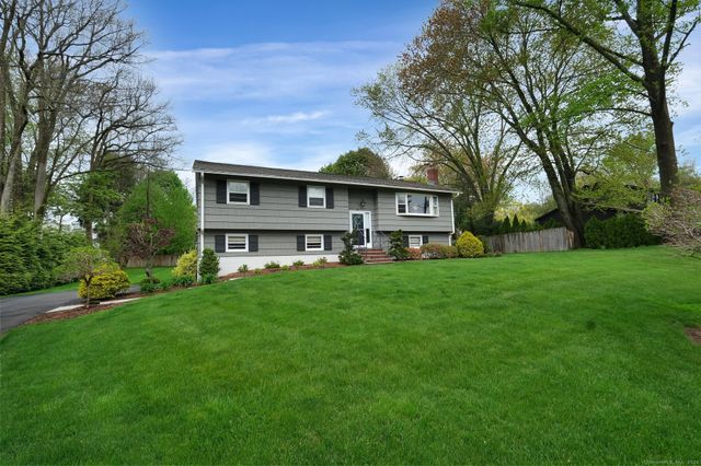 $650,000 | 40 Elaine Street | Trumbull