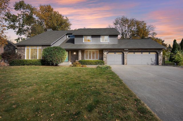 $750,000 | 8899 Flesher Circle | Eden Prairie