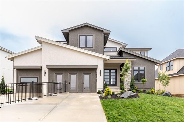 $836,017 | 18608 Howe Drive | Overland Park