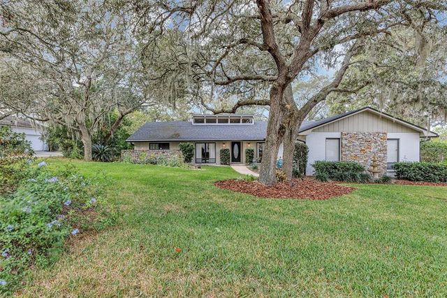 $500,000 | 105 Knollcrest Drive | Sweetwater Oaks