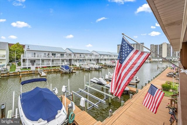 $425,000 | 128 Captains Quarters Road, Unit 203 | Ocean City