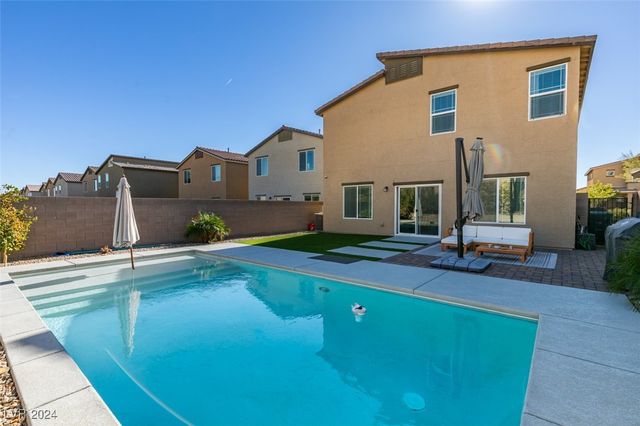 $459,999 | 4482 Lantern Point Avenue | North Las Vegas