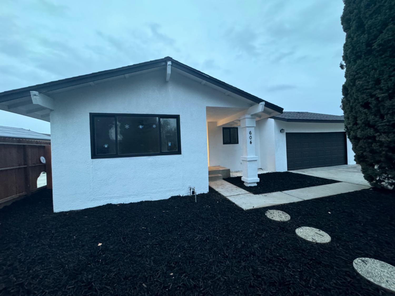 a front view of house with yard