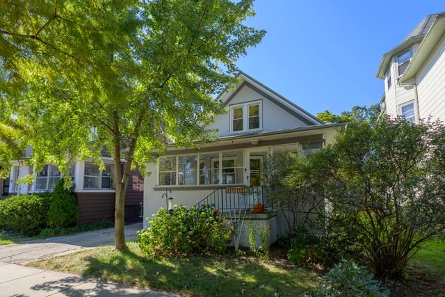 $385,000 | 521 North Humphrey Avenue | Oak Park