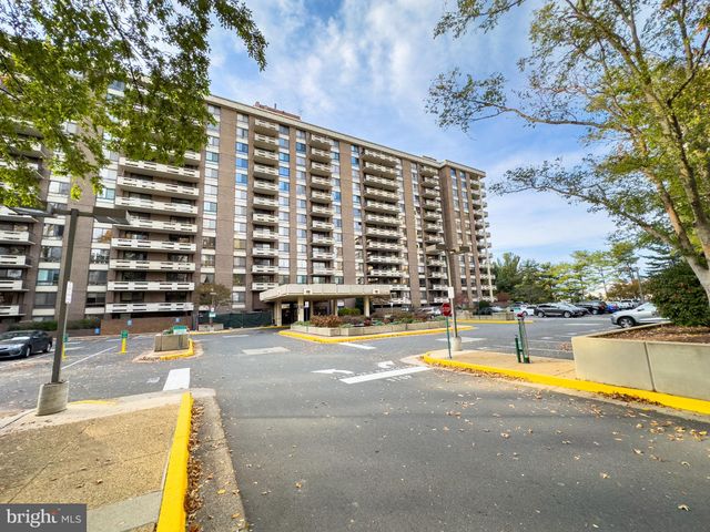 $330,000 | 1808 Old Meadow Road, Unit 802 | Tysons Corner