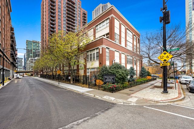 $515,000 | 324 North Jefferson Street, Unit 103 | Kinzie Station