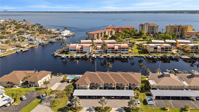 $349,900 | 4005 Southeast 19th Place, Unit 3 | Cape Coral