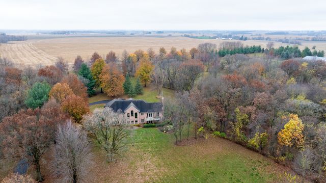 $1,200,000 | 17619 Grandview Drive | Sterling Township - Whiteside County