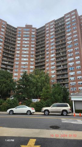 $621,500 | 5700 Arlington Avenue, Unit 2NM | North Riverdale