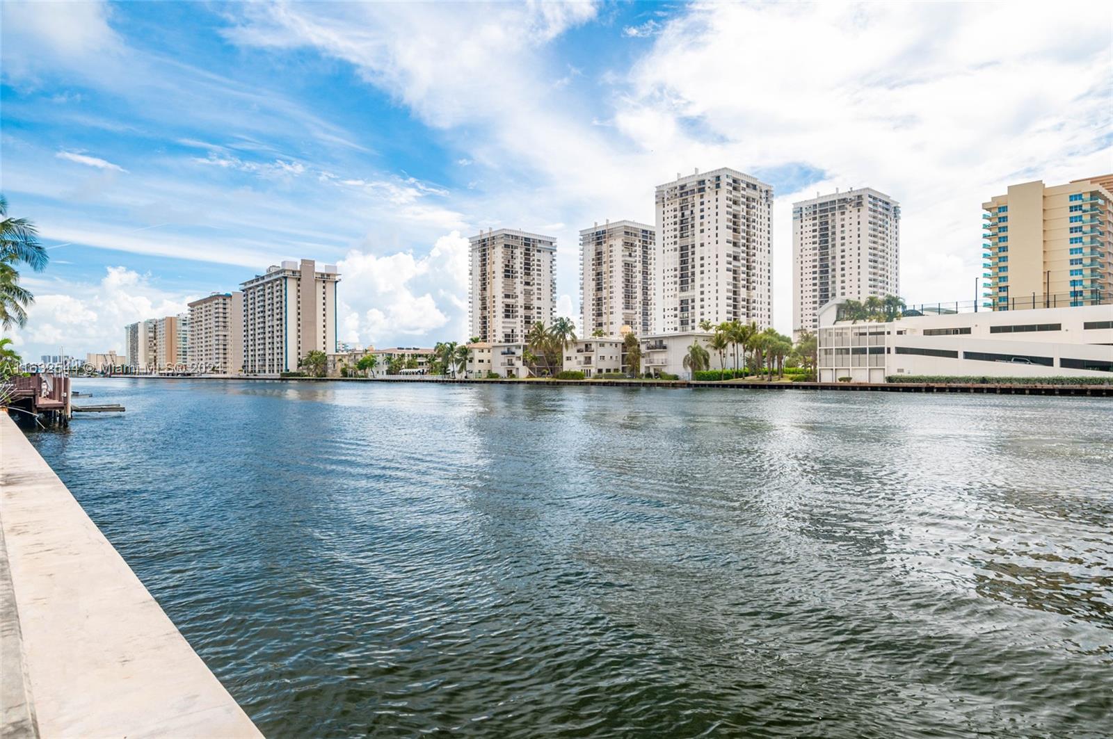 a view of ocean view and city view