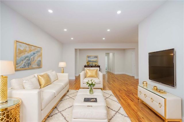 $345,000 | 3101 Ocean Parkway, Unit 2J | Brighton Beach