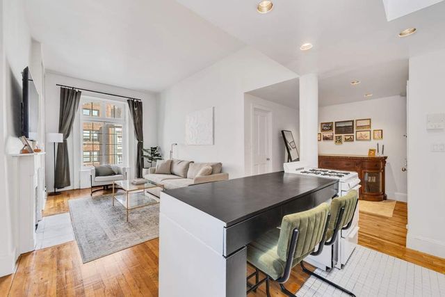 $4,500 | 52 West 12th Street, Unit 4F | Greenwich Village