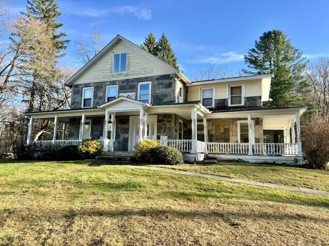 $1,195,000 | 77 New Milford Turnpike | New Preston