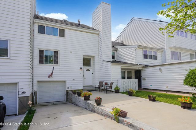 $688,888 | 34 Dover Green | Arden Heights