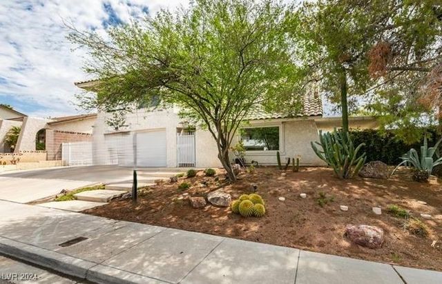 $575,995 | 5060 Mesa View Drive | Tropicana Villas