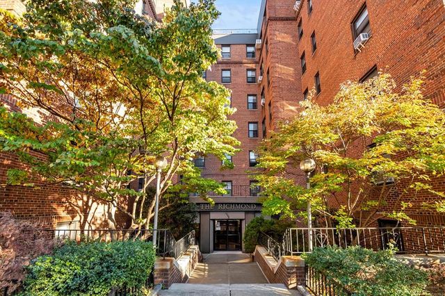 $299,000 | 3636 Greystone Avenue, Unit 6M | Fieldston