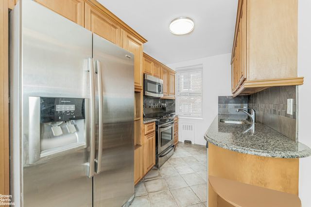 $559,000 | 153 Bennett Avenue, Unit 5F | Hudson Heights