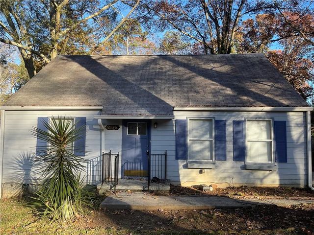 $219,900 | 2146 Pinehurst Drive | DeLowe-Connally