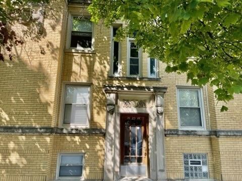 $1,650 | 2516 West North Shore Avenue, Unit 2W | West Rogers Park