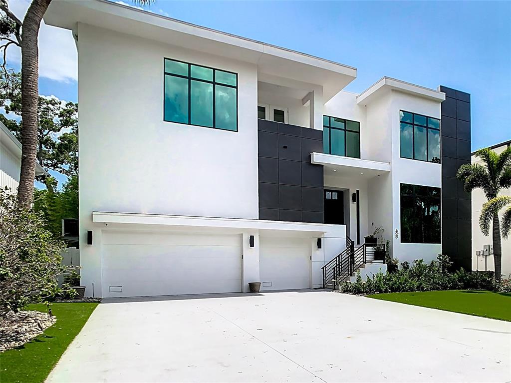 a front view of house with yard