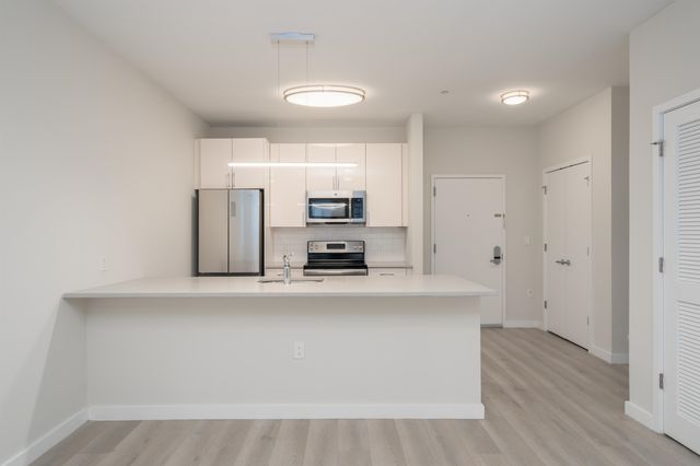 $2,350 | 16 Bennett Street, Unit 204 | West Bergen