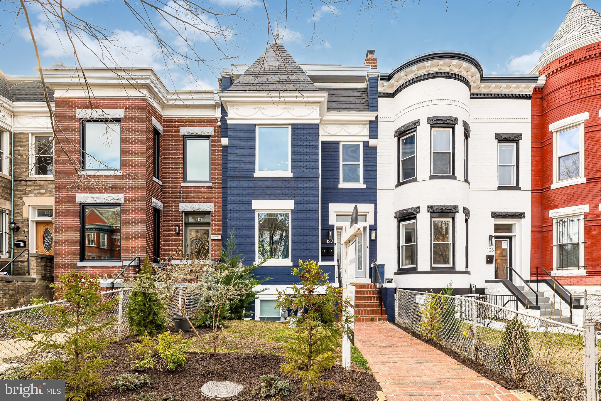 a house view with a outdoor space