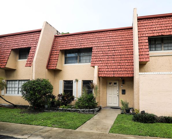 $315,000 | 71 Ann Lee Lane | Tamarac