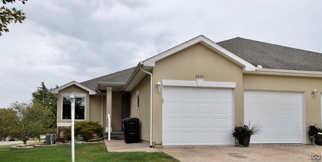 $307,000 | 2400 Southwest Golf View Drive | Brookfield West