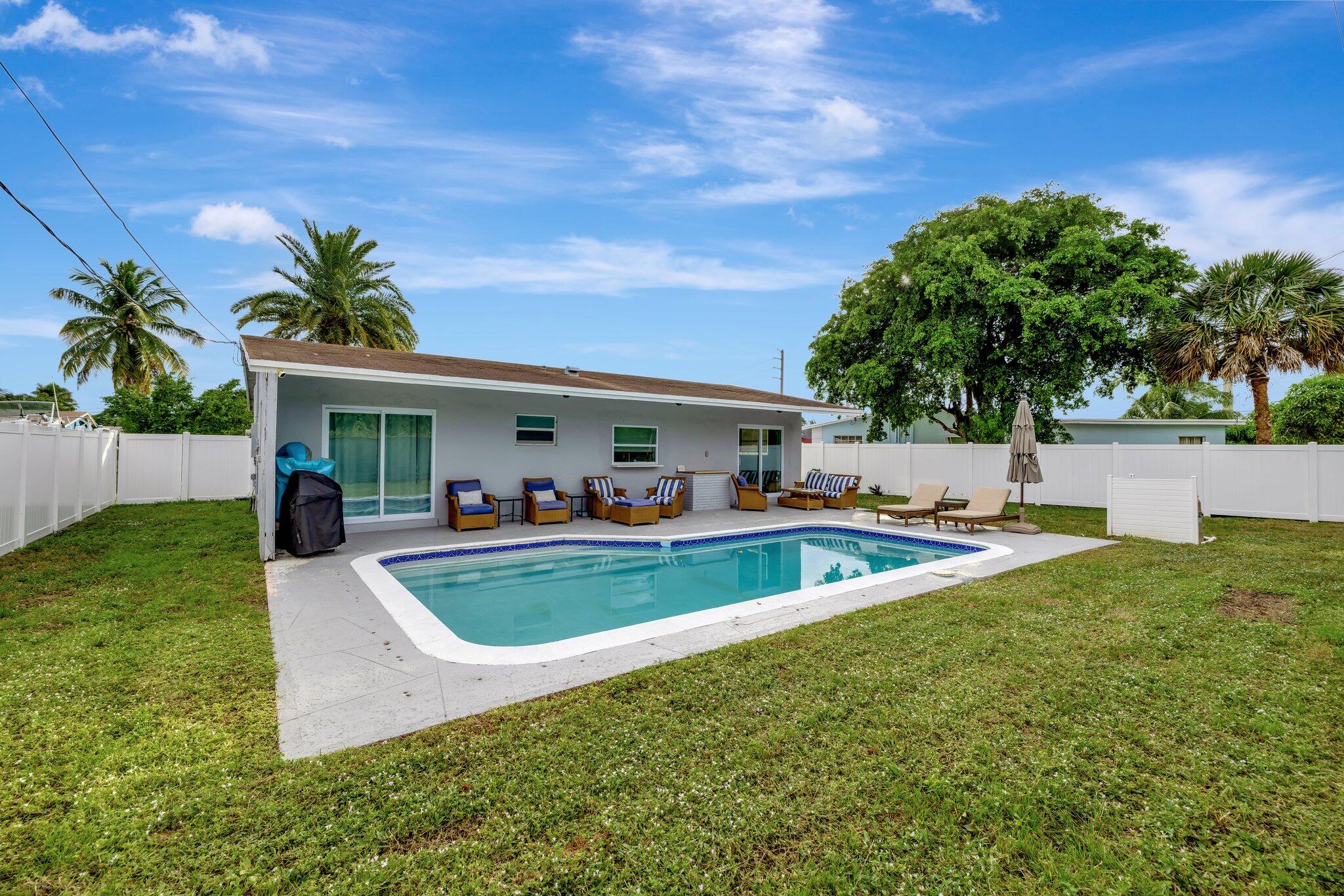 backyard/pool