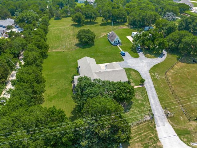 $1,490,000 | 2250 Country Club Road | Lucas