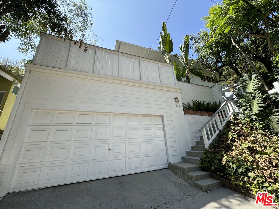 a view of a garage