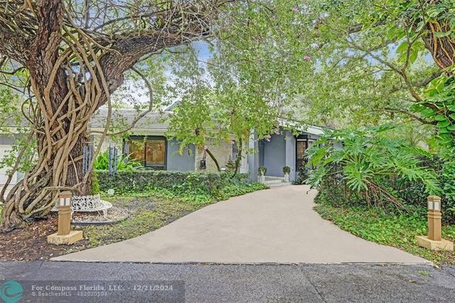 $2,190,000 | 3333 Southwest 59th Street | Lake Eden