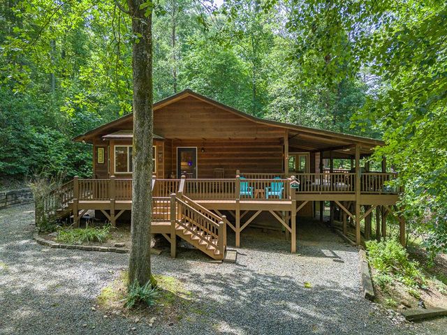 $390,000 | 1498 Hollybrook Drive | Hothouse Township - Cherokee County