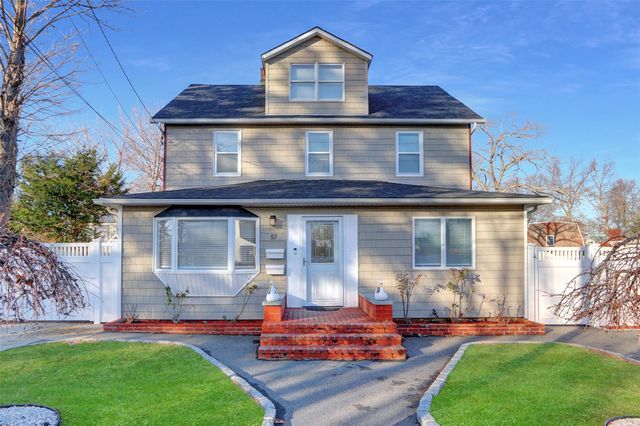 $869,000 | 57 Fischer Avenue | Islip Terrace