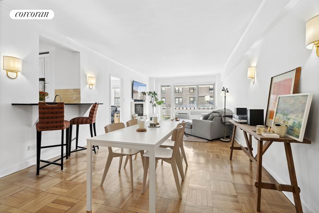 $1,950,000 | 40 East 9th Street, Unit 5A | Greenwich Village