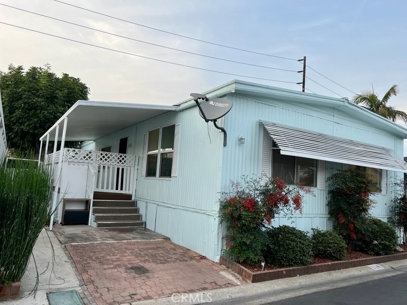 a front view of house