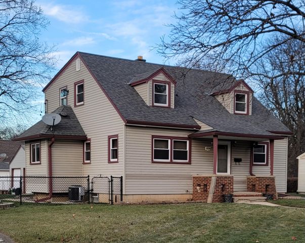 $349,900 | 1638 Cedar Street | South Milwaukee