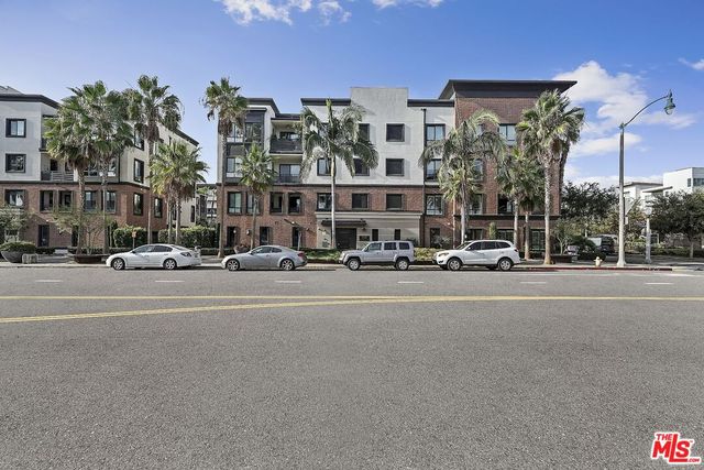 $7,500 | 12558 West Fielding Circle, Unit 1 | Marina del Rey