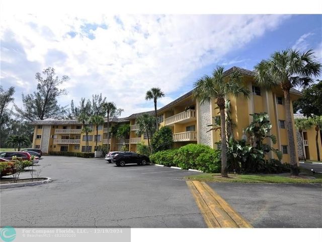 $359,000 | 7440 Miami Lakes Drive, Unit F206 | Miami Lakes