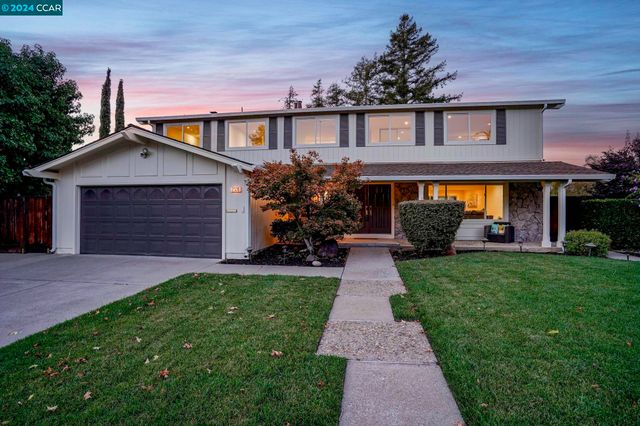 $2,150,000 | 2536 Comistas Drive | Walnut Walk