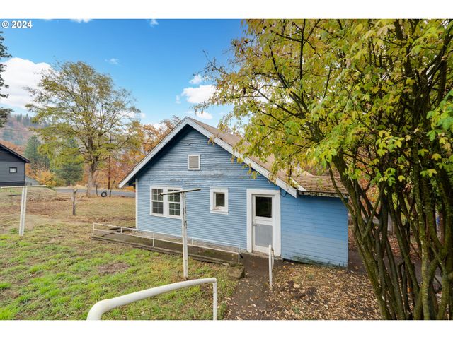 $239,000 | 121 Garrett Avenue | Klickitat