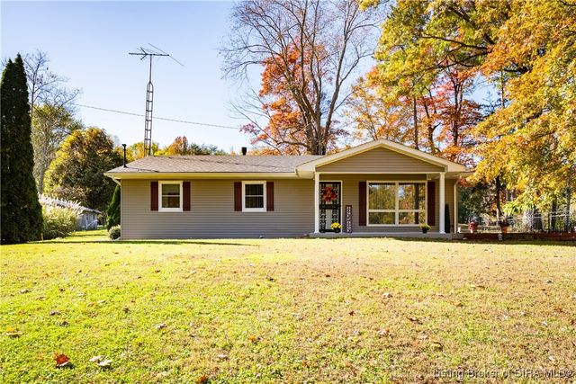 $329,900 | 5380 South U.S. Highway 31 | Vienna Township - Scott County