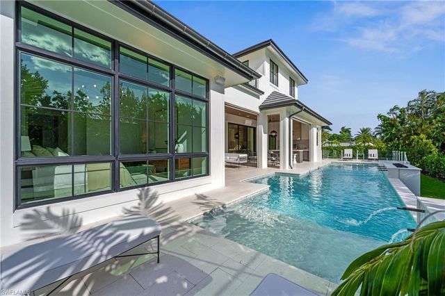 $8,499,000 | 508 Neapolitan Lane | Park Shore